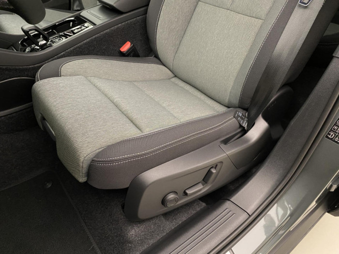 Volvo XC40 B3 AUT DARK PLUS na operativní leasing