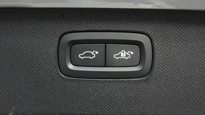 Volvo XC90 B5 AWD Plus Bright 7 míst na operativní leasing