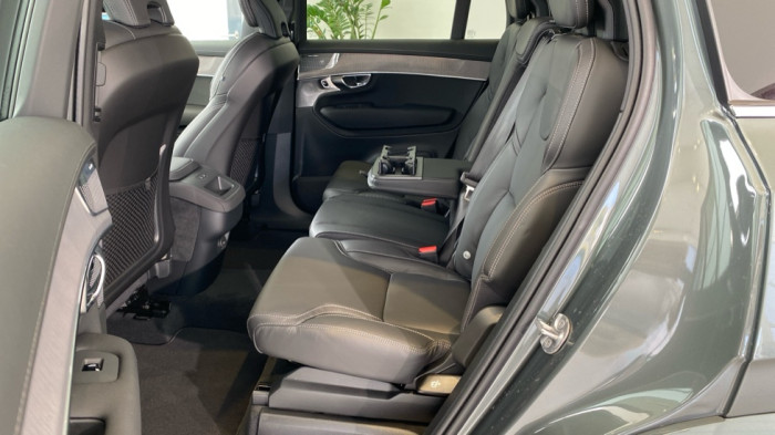 Volvo XC90 PLUS BRIGHT, B5 AWD, 184+10 kW / 250+14 HP na operativní leasing