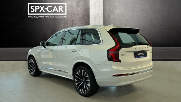 Volvo XC90 ULTRA BRIGHT, T8 AWD, 228+107 kW / 310+145 HP na operativní leasing