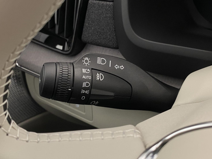 Volvo XC90 T8 AWD Plug-in BRIGHT PLUS 7m na operativní leasing