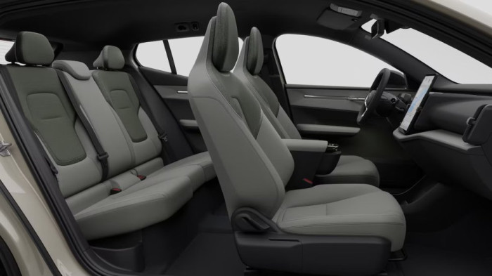 Volvo EX30 PLUS, Single Motor, 200 kW / 272 HP na operativní leasing