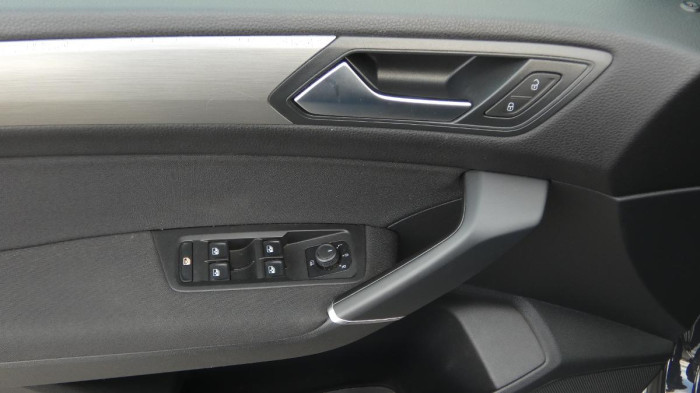 Volkswagen Touran 1.5 TSI Comfortline na operativní leasing