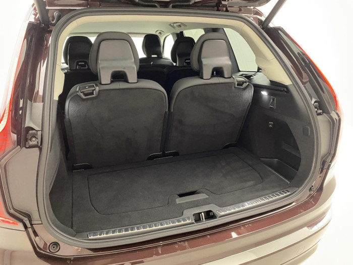 Volvo XC90 T8 AWD Plug-in BRIGHT PLUS 7m na operativní leasing