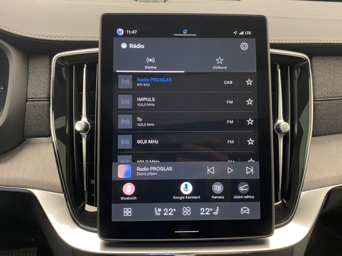 Volvo XC90 T8 AWD Plug-in DARK PLUS 7m na operativní leasing
