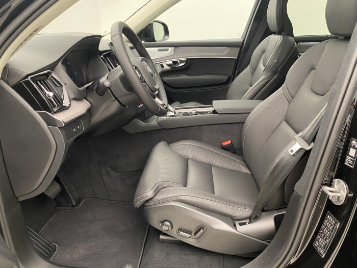 Volvo XC90 T8 AWD Plug-in DARK ULTRA na operativní leasing