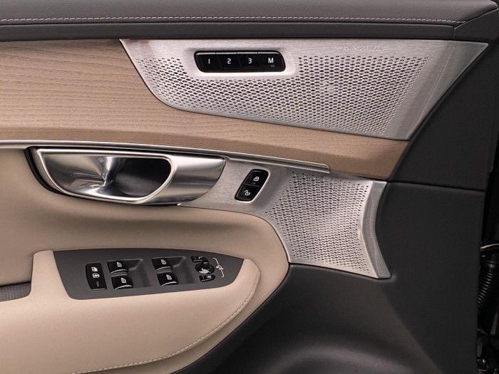 Volvo XC90 T8 AWD Plug-in BRIGHT ULTRA na operativní leasing