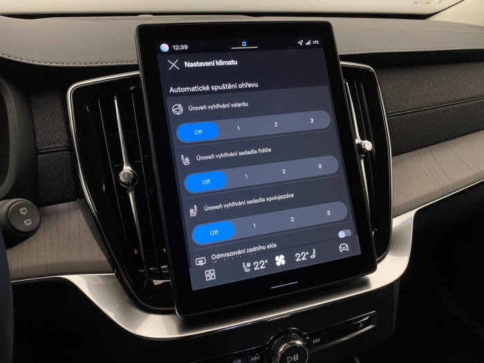 Volvo XC90 T8 AWD RECHARGE DARK PLUS 7m na operativní leasing