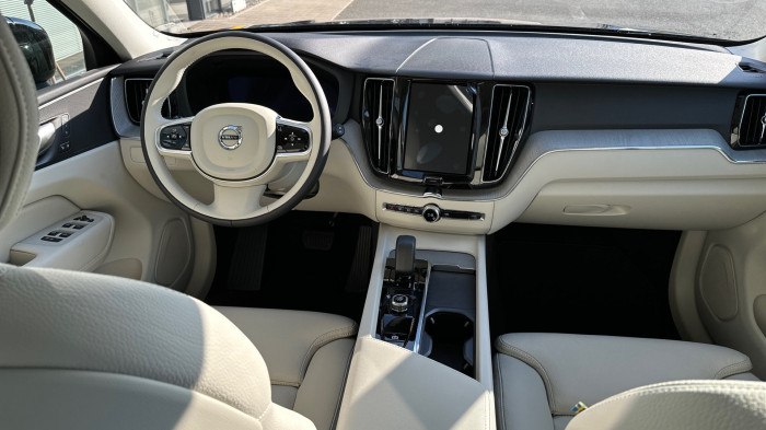 Volvo XC60 2.0 B5 - Benzín - Automat 8st. - 4x4 na operativní leasing