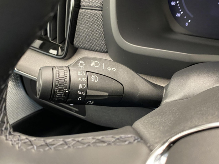 Volvo XC90 T8 AWD Plug-in DARK PLUS 7m na operativní leasing