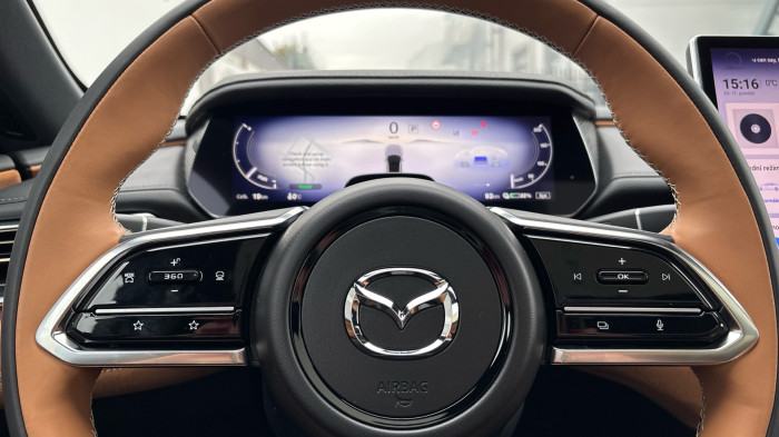 Mazda 6e 68.8 kWh Takumi Plus - Jet Black na operativní leasing