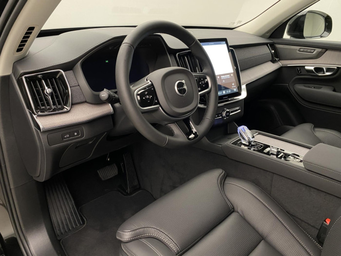 Volvo XC90 T8 AWD RECHARGE DARK PLUS 7m na operativní leasing