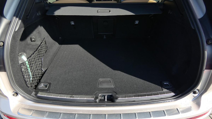 Volvo XC60 B5 AWD Plus Bright Auto na operativní leasing