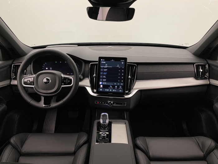 Volvo XC90 B5 AWD BLACK EDITION PLUS 7 na operativní leasing