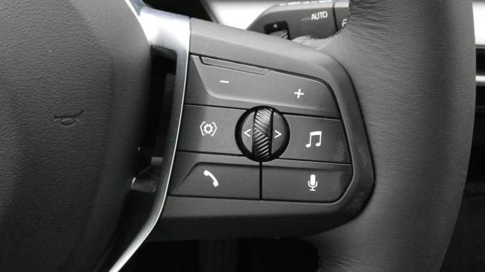 BMW X1 sDrive 18i Advantage na operativní leasing