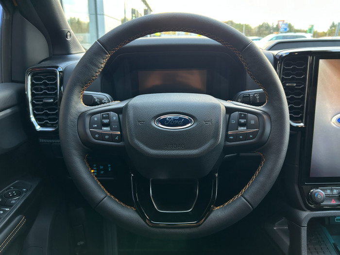 Ford WILDTRAK 2.3 Hybrid PHEV 205kW na operativní leasing