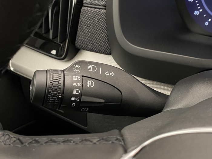 Volvo XC90 B5 AWD BLACK EDITION PLUS 7 na operativní leasing