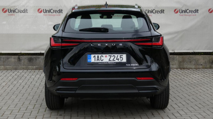 Lexus NX 350h 2.5 E-CVT Comfort Top na operativní leasing