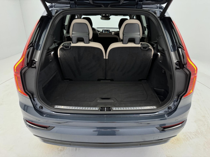 Volvo XC90 B5 AWD AUT DARK PLUS 7míst na operativní leasing