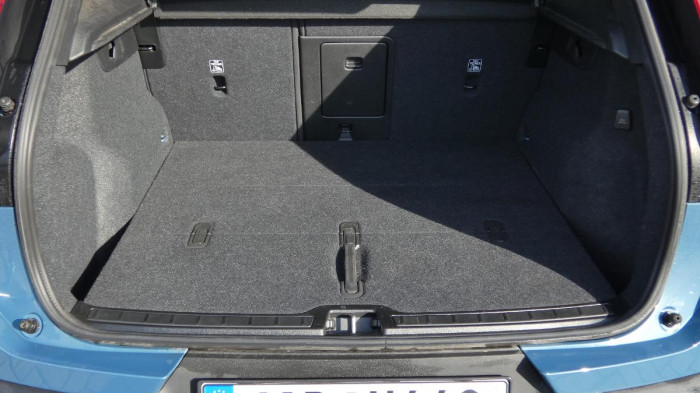 Volvo XC40 B3 Plus Dark DCT na operativní leasing