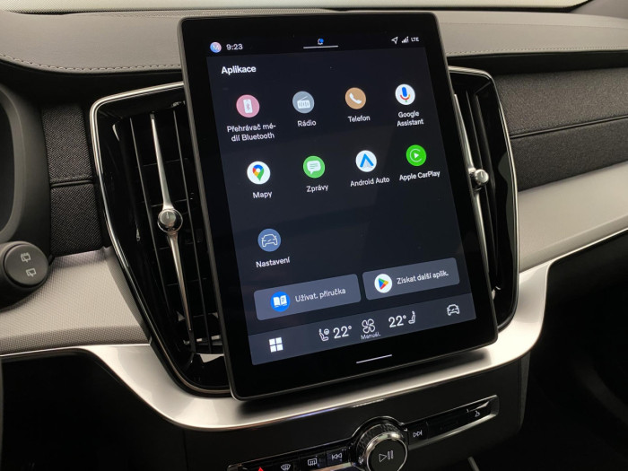 Volvo XC90 B5 AWD BLACK EDITION PLUS 7 na operativní leasing