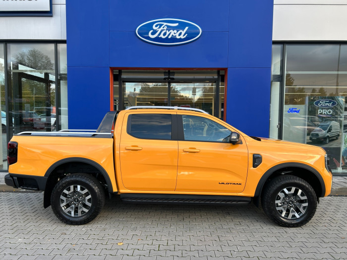 Ford WILDTRAK 2.3 Hybrid PHEV 205kW na operativní leasing
