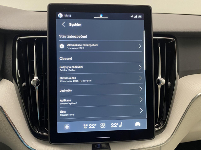 Volvo XC60 B5 AWD AUT DARK PLUS na operativní leasing