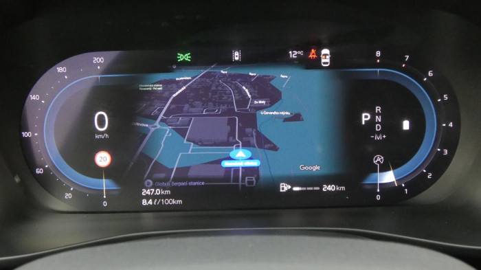 Volvo XC40 B3 PLUS DARK na operativní leasing