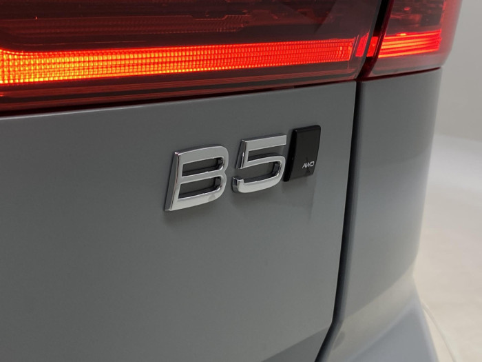 Volvo XC60 B5 AWD AUT BRIGHT PLUS na operativní leasing