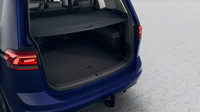 Volkswagen Touran People 1,5 TSI 110 kW EVO2 6G na operativní leasing