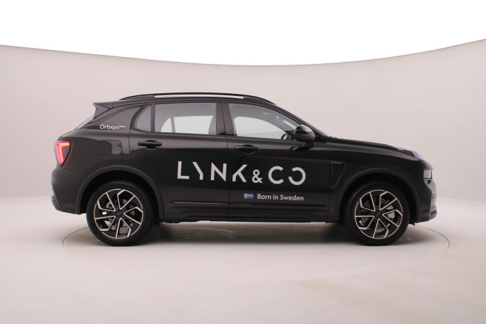 Lynk & Co 01 CORE PHEV na operativní leasing