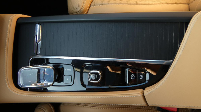 Volvo XC90 B5 AWD Plus Bright 7 míst na operativní leasing