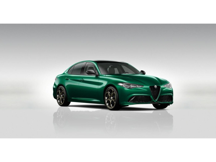 Alfa Romeo Giulia 2.0T 280k AT8 ZF Q4 4x4 Intensa *870* na operativní leasing