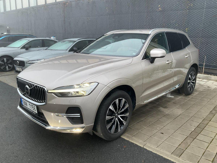 Volvo XC60 B5 AWD Plus Bright Auto na operativní leasing