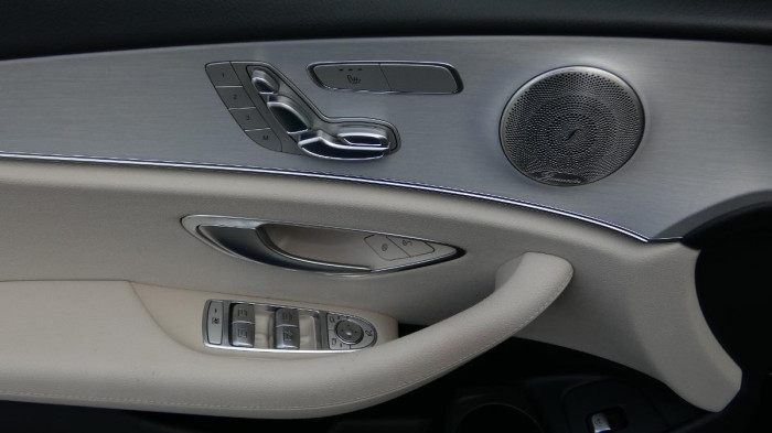 Mercedes-Benz Třídy E 400d 4MATIC Avantgarde na operativní leasing