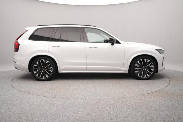 Volvo XC90 T8 AWD Plug-in ULTRA DARK 7m na operativní leasing