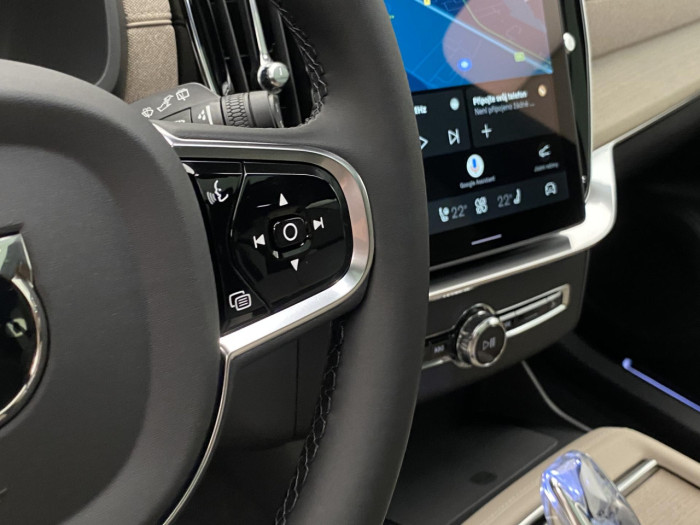 Volvo XC90 T8 AWD Plug-in BRIGHT ULTRA na operativní leasing