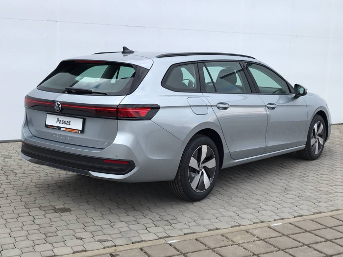 Volkswagen Passat 7DSG 1,5eTSI / 110kW na operativní leasing