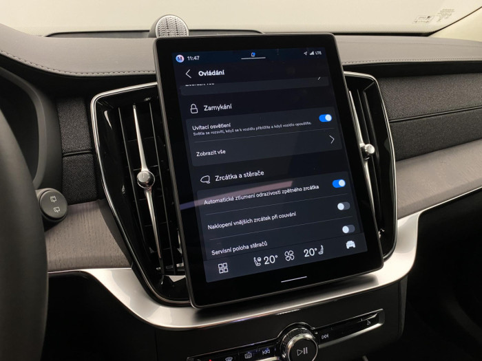 Volvo XC90 T8 AWD Plug-in DARK ULTRA na operativní leasing