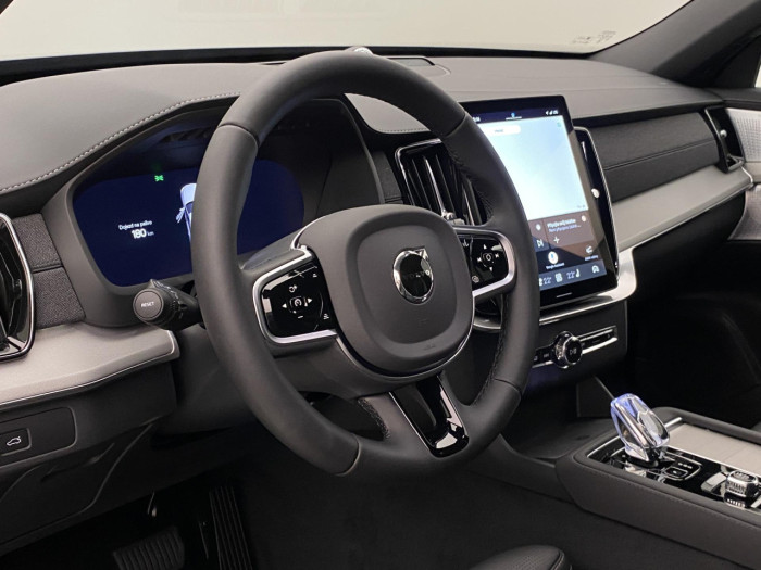 Volvo XC90 B5 AWD AUT BLACK EDITION PLUS na operativní leasing