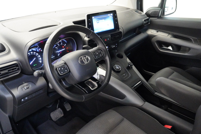 Toyota Proace City Verso 1.2T 96 kW Family L1 na operativní leasing