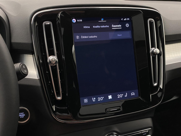 Volvo XC40 B3 AUT DARK PLUS na operativní leasing