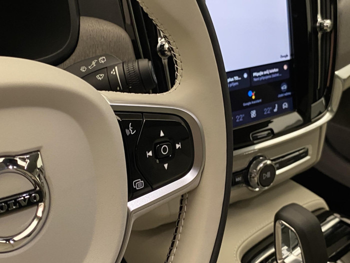 Volvo V90 T6 AWD Plug-in BRIGHT PLUS na operativní leasing