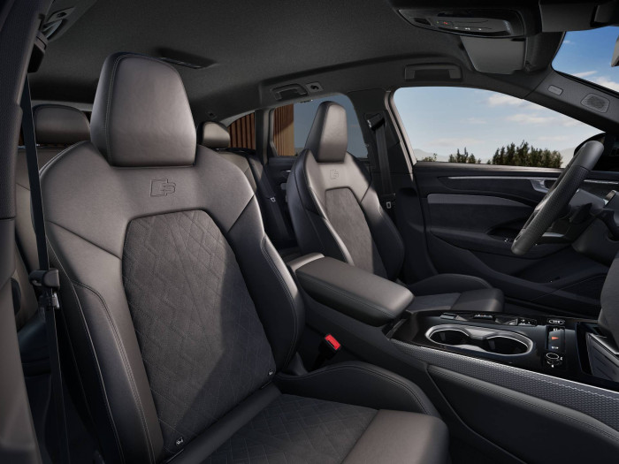 Audi A6 allroad quattro 7STT 3,0TDI / 220kW na operativní leasing