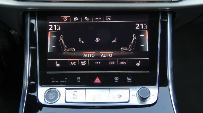 Audi Q8 55 TFSI quattro tiptronic na operativní leasing