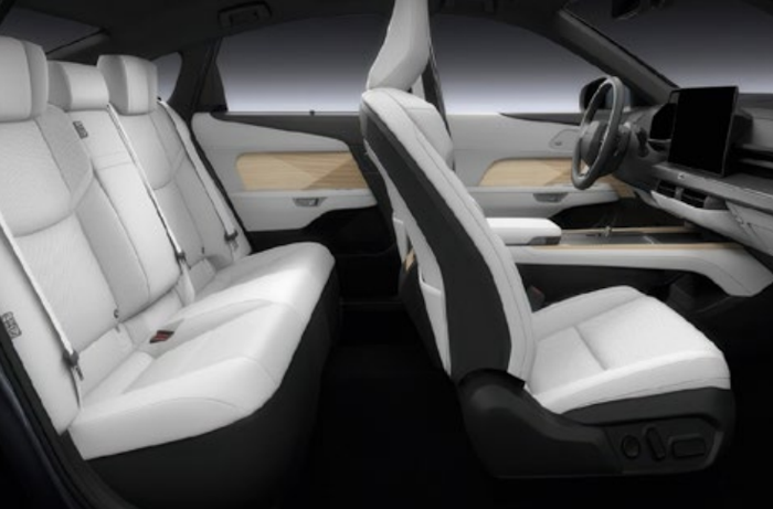 Lexus ES 300h Prestige 2,5 TSI na operativní leasing