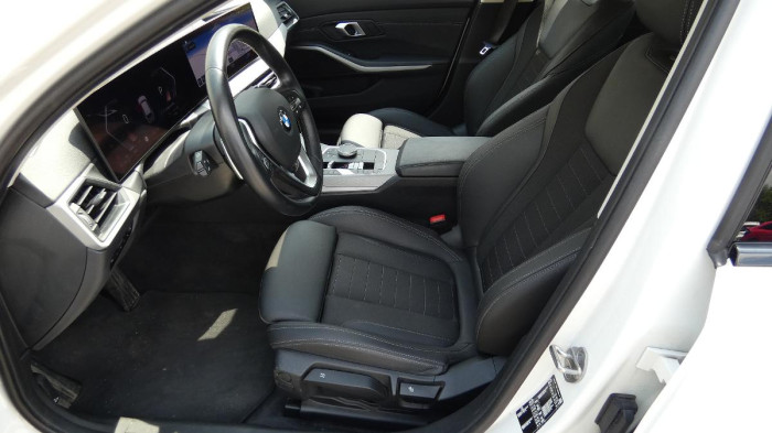 BMW Řada 3 318i Advantage Touring na operativní leasing