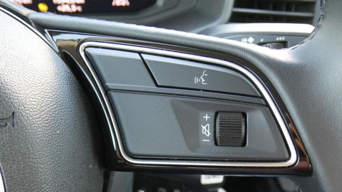 Audi A1 35 TFSI S-line Stronic na operativní leasing