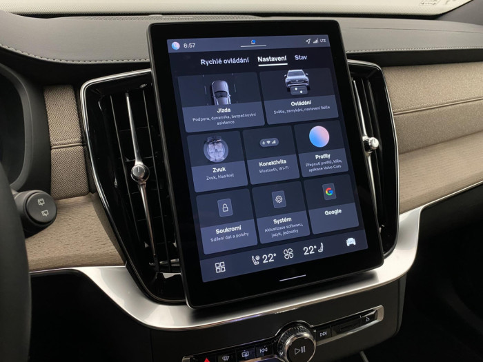 Volvo XC90 T8 AWD RECHARGE BRIGHT PLUS 7m na operativní leasing