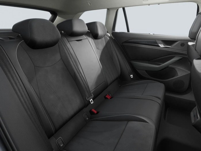Volkswagen Passat Elegance 2.0 TDI 4x4 142 kW Nafta 4x4 Automatická převodovka na operativní leasing